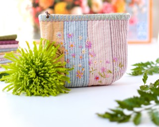 'Happy Flowers' mini-pouch
